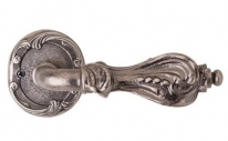 Ручка дверная на круглой розетке Val De Fiori Кастелли, Серебро античное