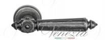 Ручка дверная на круглой розетке Venezia Castello D1 Серебро античное