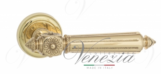 Ручка дверная на круглой розетке Venezia Castello D1 Латунь блестящая