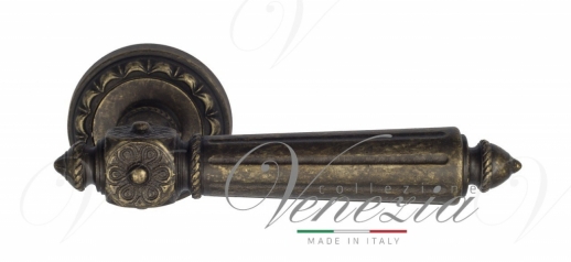 Ручка дверная на круглой розетке Venezia Castello D2 Бронза античная