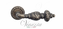 Ручка дверная на круглой розетке Venezia Lucrecia D2 Бронза античная