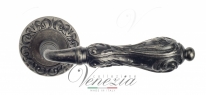 Ручка дверная на круглой розетке Venezia Monte Cristo D4 Серебро античное