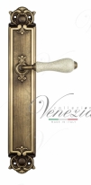 Ручка дверная на планке проходная Venezia Colosseo белая керамика паутинка PL97 матовая бронза