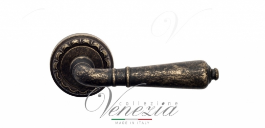 Ручка дверная на круглой розетке Venezia Vignole D2 Бронза античная