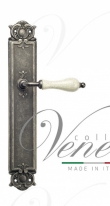 Ручка дверная на планке проходная Venezia Colosseo белая керамика паутинка PL97 античное серебро