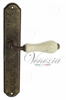 Ручка дверная на планке проходная Venezia Colosseo белая керамика паутинка PL02 античная бронза