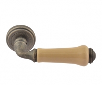 Ручка дверная на круглой розетке Нора-М Андалусия J (Сф-Застаренное серебро)