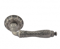 Ручка дверная на круглой розетке Нора-М Грасиоза (Застаренное серебро)