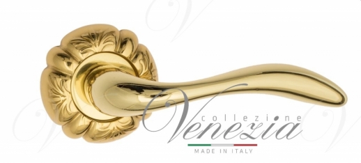 Ручка дверная на круглой розетке Venezia Alessandra D5 Латунь блестящая
