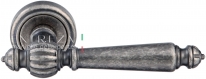 Ручка дверная на круглой розетке Extreza DANIEL (Даниел) 308  R01 Серебро античное F45