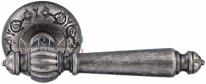 Ручка дверная на круглой розетке Extreza DANIEL (Даниел) 308  R04 Серебро античное F45