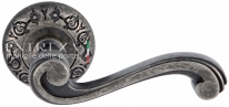 Ручка дверная на круглой розетке Extreza LINA (Лина) 313  R04 Серебро античное F45