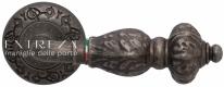 Ручка дверная на круглой розетке Extreza TESLA (Тесла) 315  R04 Серебро античное F45