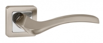 Ручка дверная на квадратной розетке Punto Vesta QR SN/CP-3 матовый никель/хром