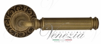 Ручка дверная на круглой розетке Venezia Mosca D4 Бронза матовая