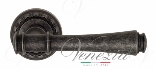 Ручка дверная на круглой розетке Venezia Callisto D2 Серебро античное