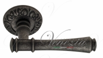 Ручка дверная на круглой розетке Venezia Callisto D4 Серебро античное
