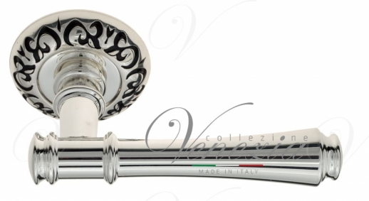 Ручка дверная на круглой розетке Venezia Callisto D4 натуральное серебро + черный