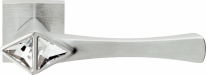 Ручка дверная на квадратной розетке Linea Cali COMETA 1290 RO 019 CS Хром матовый /кристаллы