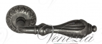Ручка дверная на круглой розетке Venezia Anafesto D4 Серебро античное