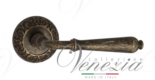 Ручка дверная на круглой розетке Venezia Classic D4 Бронза античная