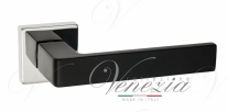 Ручка дверная на квадратной розетке Venezia Unique Biblo полированный хром / нежный черный