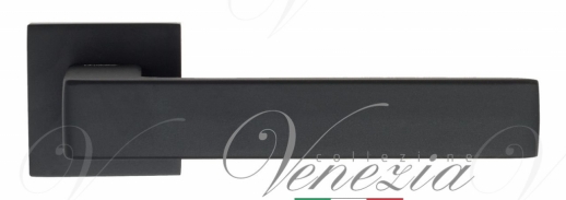 Ручка дверная на квадратной розетке Fratelli Cattini BOOM 8-NM матовый черный