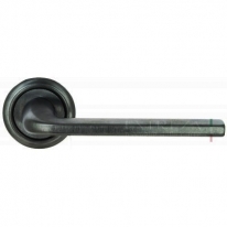 Ручка дверная на круглой розетке Extreza TERNI (Терни) 320 R01 черный матовый F22