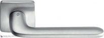 Дверная ручка на квадратной розетке COLOMBO Roboquattro S ID51RSB-CM матовый хром