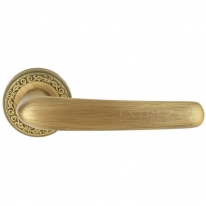 Ручка дверная на круглой розетке Extreza MONACO (Монако) 330 на розетке R06 матовая бронза F03