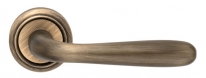 Дверная ручка Extreza ALDO (Алдо) 331 на розетке R01 матовая бронза F03