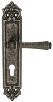 Дверная ручка Extreza PIERO (Пиеро) 326 на планке PL02 CYL античное серебро F45