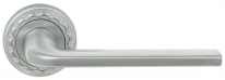 Дверная ручка Extreza TERNI (Терни) 320 на розетке R02 матовый хром F05