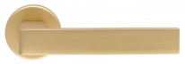 Дверная ручка Extreza Hi-Tech Slim ENZO (Энзо) 117 на круглой розетке R12 матовая латунь F02