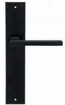 Дверная ручка Extreza Hi-Tech ROKSI (Рокси) 107 на планке PL11 черный F22 без доп. запирания PASS