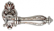 Дверная ручка LINEA CALI на фигурной розетке "ZAARA" 1535 RO 015 AF французское серебро