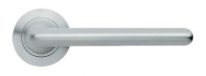 Дверная ручка LINEA CALI "TRENDY" 980 RO 102 на круглой розетке CS хром матовый