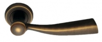 Дверная ручка LINEA CALI "ELIKA" 990 RO 108 на круглой розетке BM матовая бронза