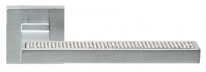 Дверная ручка LINEA CALI на квадратной розетке "SINTESI" 1301 RO 019 CS (Sw) хром матовый